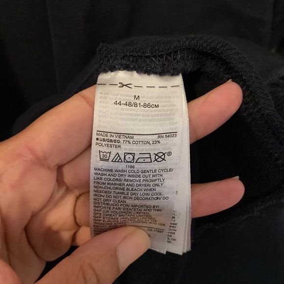 Gap Logo Worldwide Sweatshirt - Picture 8 of 10